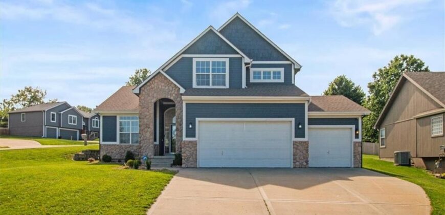 1131 Crimson Lane, Liberty, MO 64068