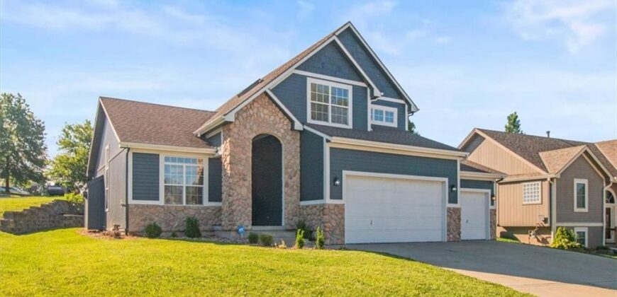 1131 Crimson Lane, Liberty, MO 64068