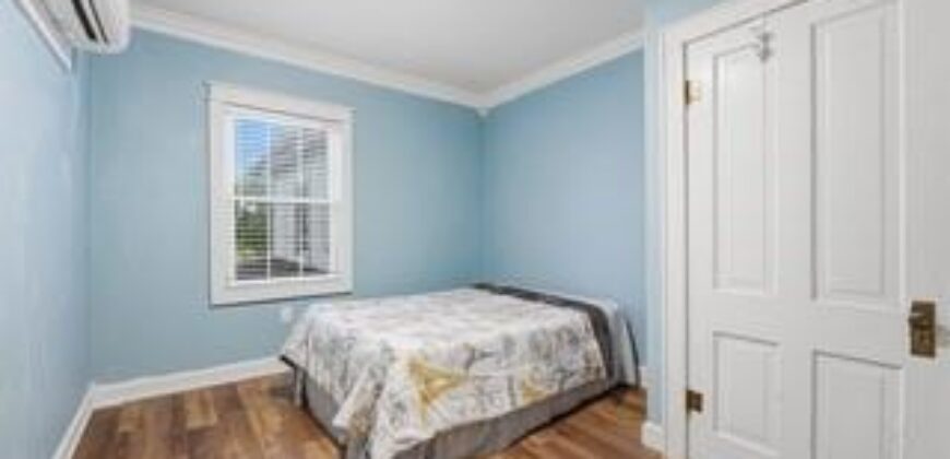 1900 NE 65th Street, Gladstone, MO 64118