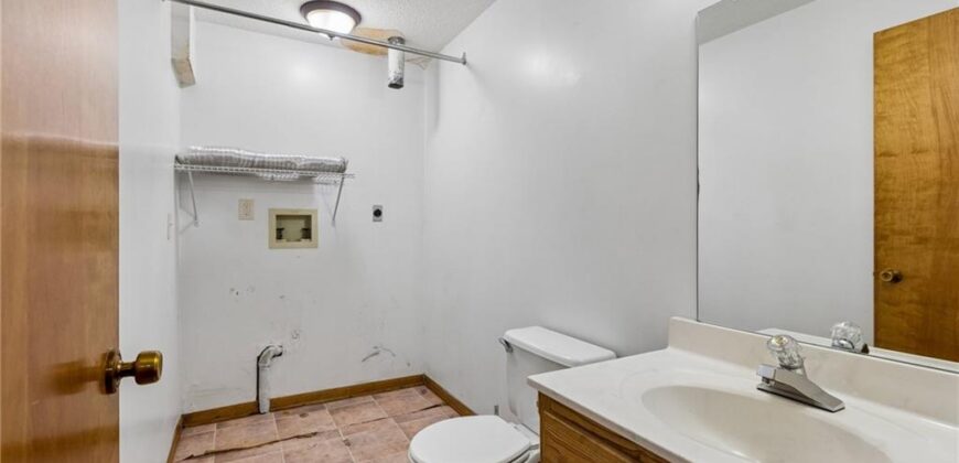 807 E Summit Street, Smithville, MO 64089