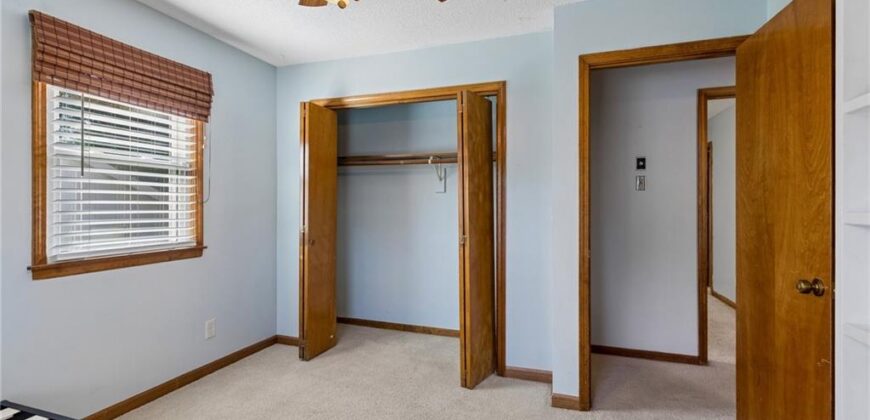 807 E Summit Street, Smithville, MO 64089