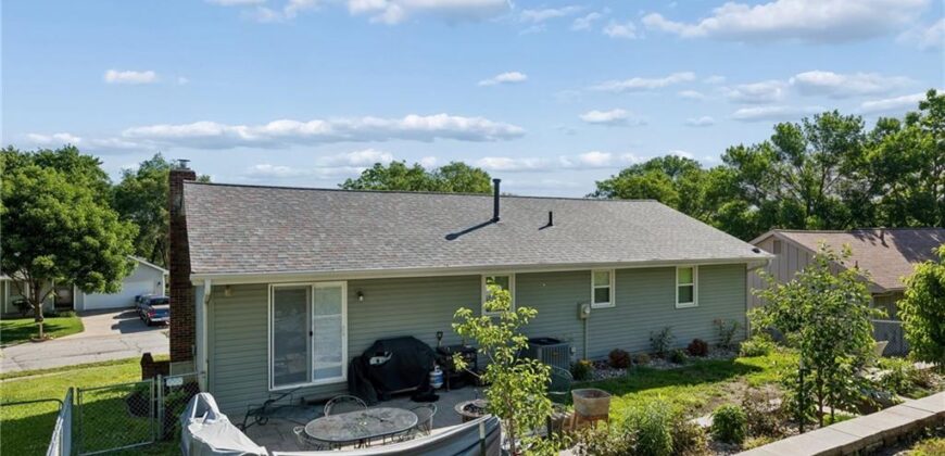 807 E Summit Street, Smithville, MO 64089