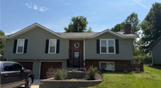 807 E Summit Street, Smithville, MO 64089