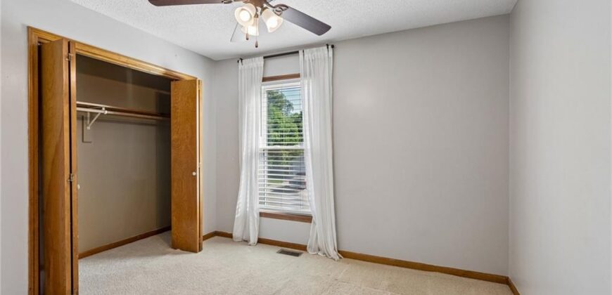 807 E Summit Street, Smithville, MO 64089