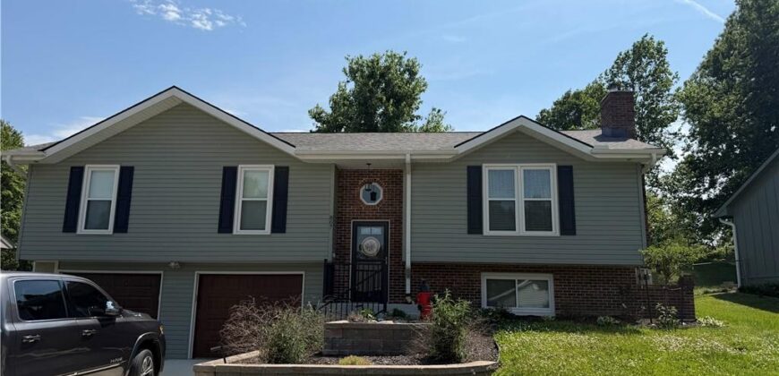807 E Summit Street, Smithville, MO 64089