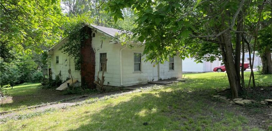 3627 41st Street, Kansas City, MO 64117