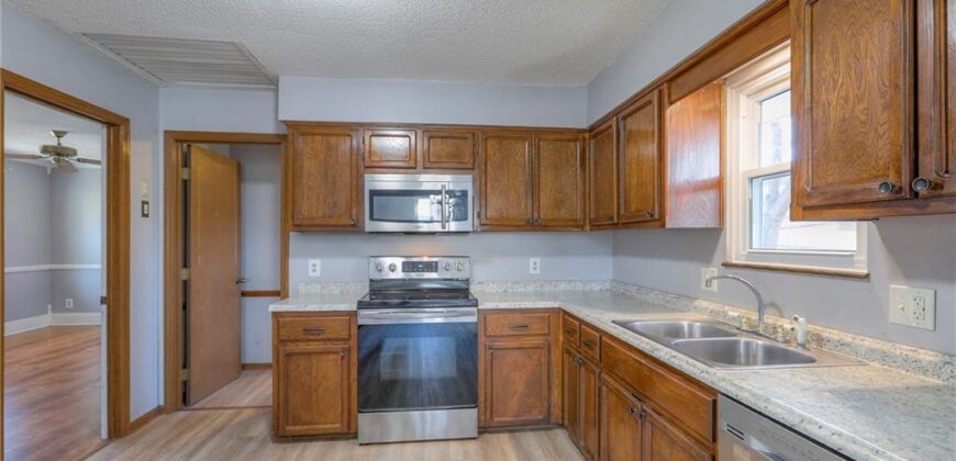 2218 Liberty Landing Road, Liberty, MO 64068