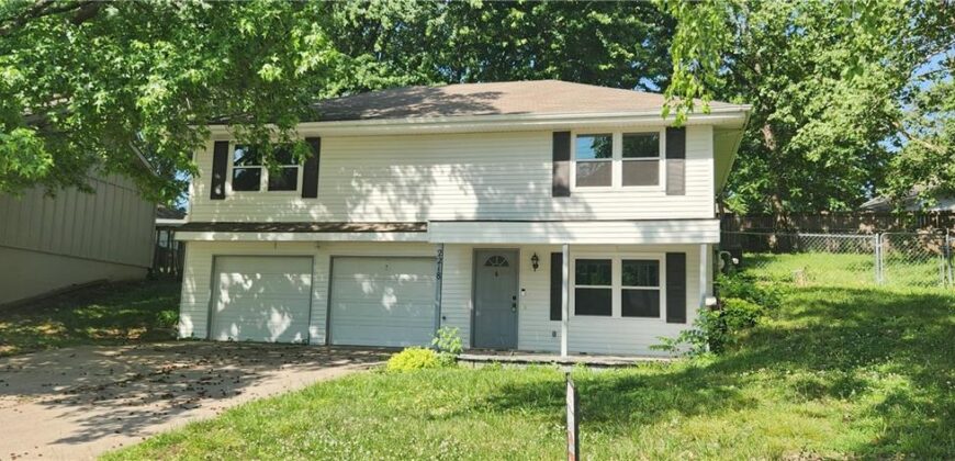 2218 Liberty Landing Road, Liberty, MO 64068