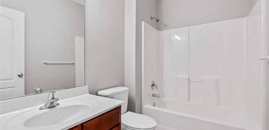 9801 N Farley Avenue, Kansas City, MO 64157
