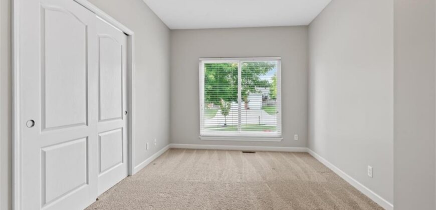 9801 N Farley Avenue, Kansas City, MO 64157
