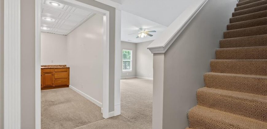 9801 N Farley Avenue, Kansas City, MO 64157