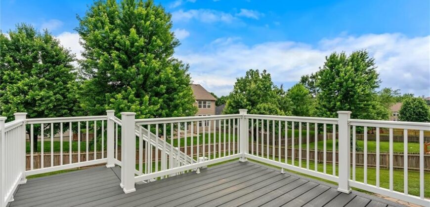 9801 N Farley Avenue, Kansas City, MO 64157