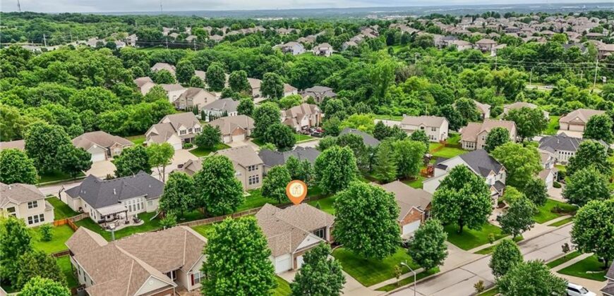 9801 N Farley Avenue, Kansas City, MO 64157