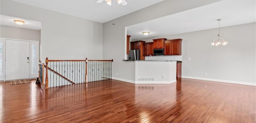 9801 N Farley Avenue, Kansas City, MO 64157