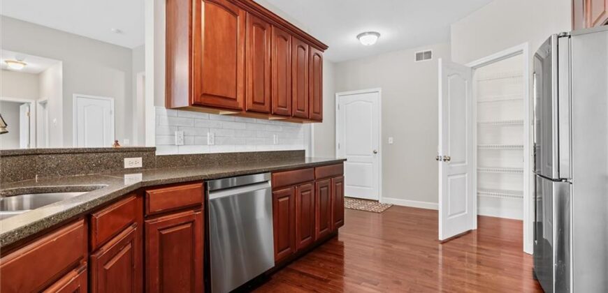 9801 N Farley Avenue, Kansas City, MO 64157