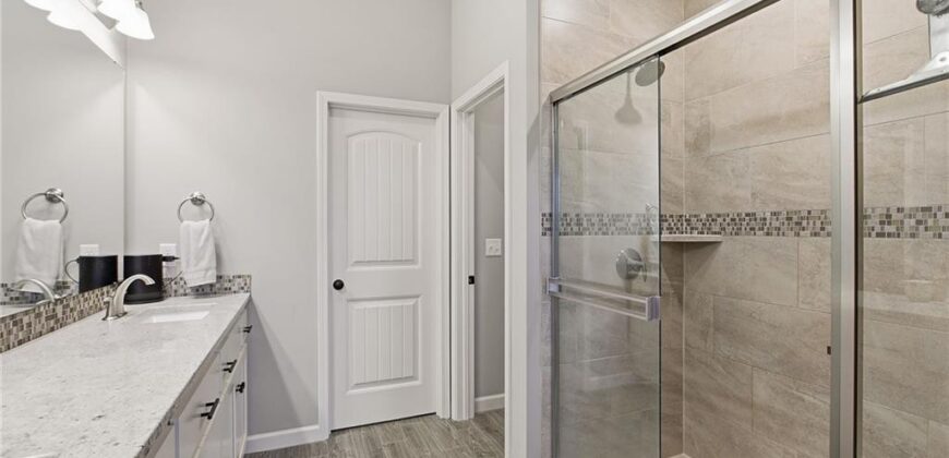 9206 NE 111th Place, Kansas City, MO 64157