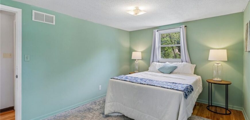 5113 Ridgewood Drive, Kansas City, MO 64151