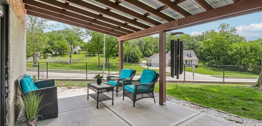 5113 Ridgewood Drive, Kansas City, MO 64151