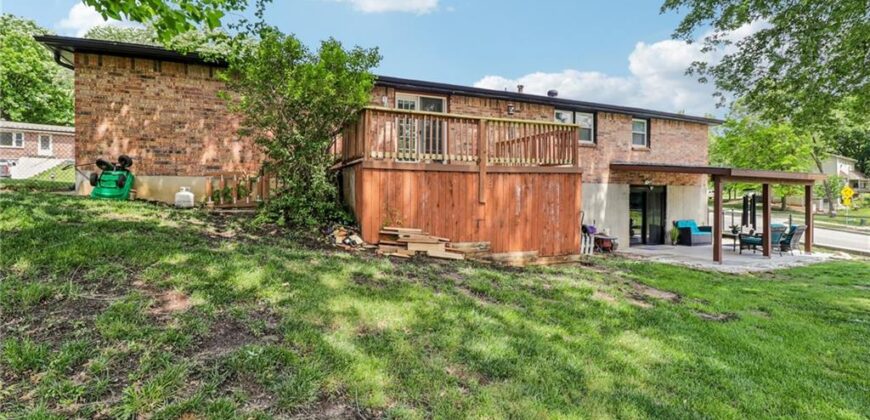 5113 Ridgewood Drive, Kansas City, MO 64151
