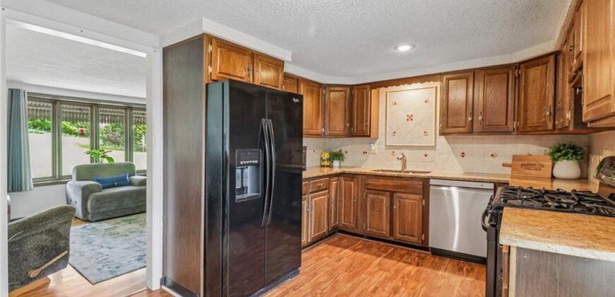 5113 Ridgewood Drive, Kansas City, MO 64151