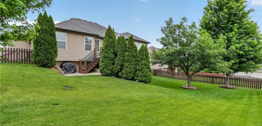 13300 N Copper Ridge Drive, Platte City, MO 64079