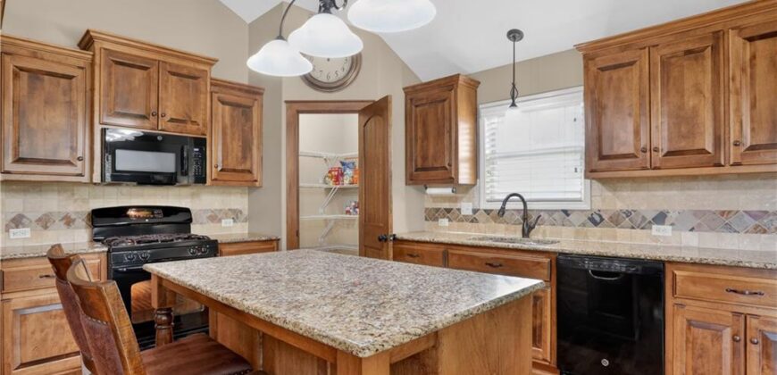 13300 N Copper Ridge Drive, Platte City, MO 64079
