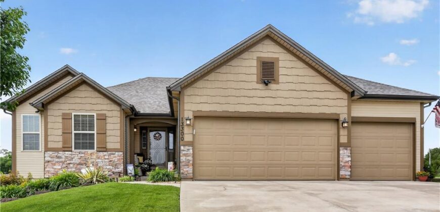 13300 N Copper Ridge Drive, Platte City, MO 64079