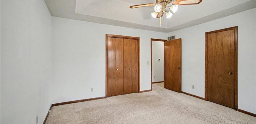 1100 NE 115th Street, Kansas City, MO 64155