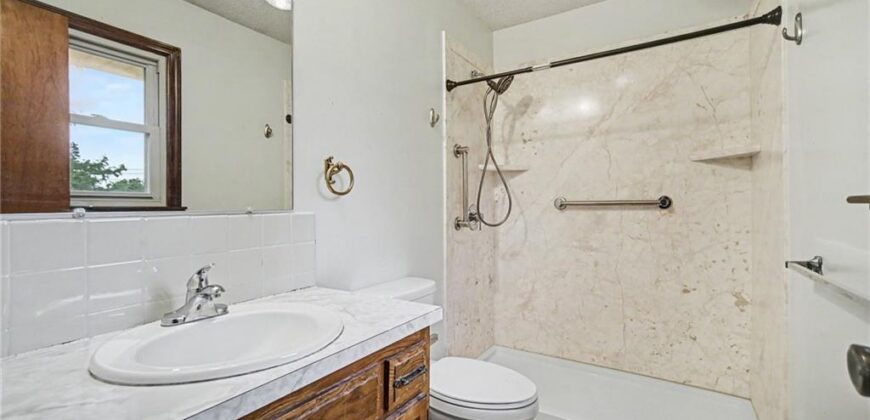 1100 NE 115th Street, Kansas City, MO 64155