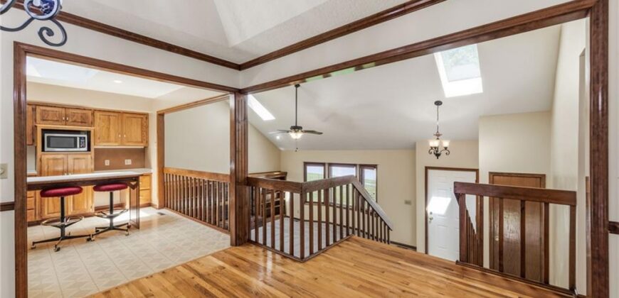 5308 N Wyandotte Street, Gladstone, MO 64118