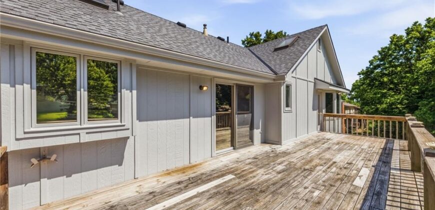 5308 N Wyandotte Street, Gladstone, MO 64118