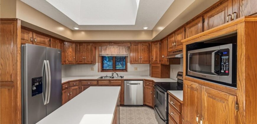 5308 N Wyandotte Street, Gladstone, MO 64118