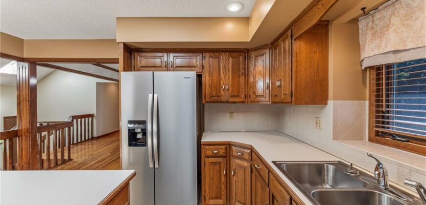 5308 N Wyandotte Street, Gladstone, MO 64118