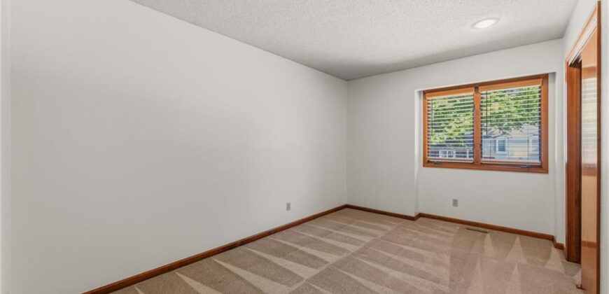 5308 N Wyandotte Street, Gladstone, MO 64118