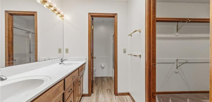 5308 N Wyandotte Street, Gladstone, MO 64118