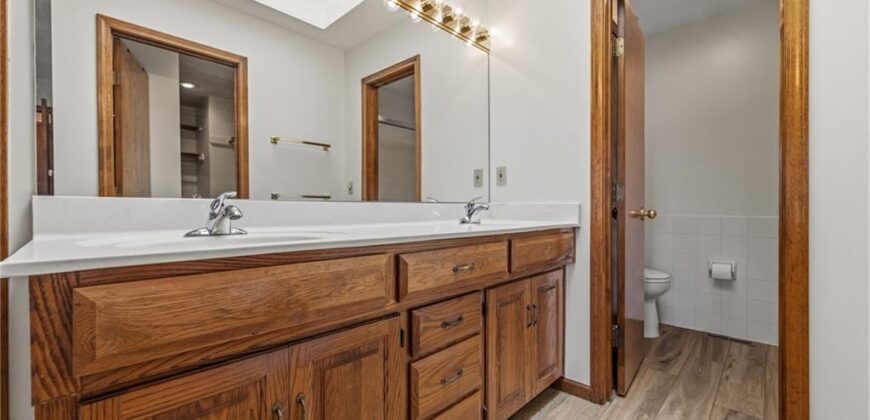 5308 N Wyandotte Street, Gladstone, MO 64118