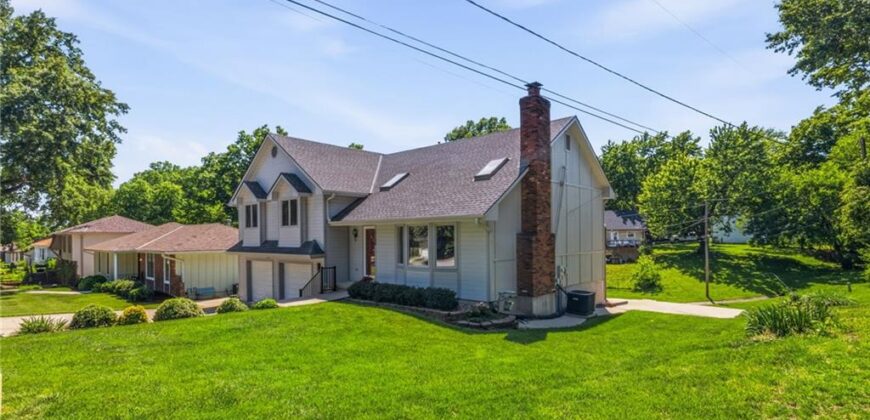 5308 N Wyandotte Street, Gladstone, MO 64118