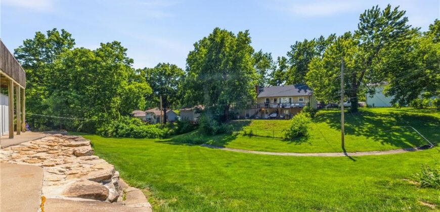 5308 N Wyandotte Street, Gladstone, MO 64118