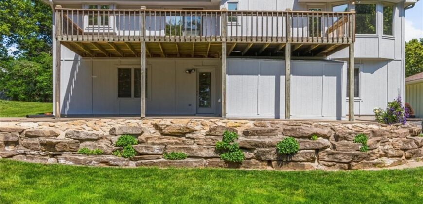 5308 N Wyandotte Street, Gladstone, MO 64118