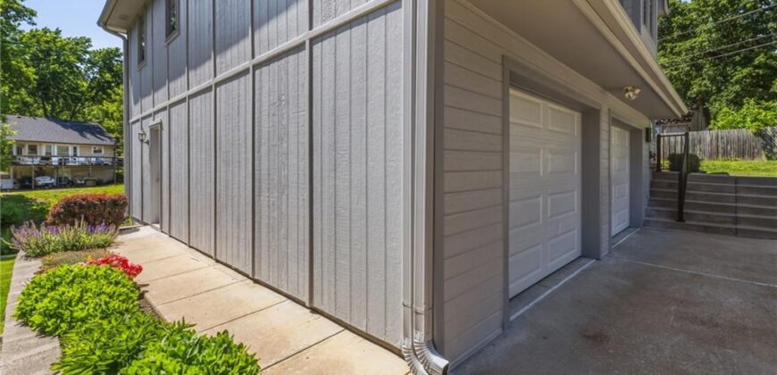 5308 N Wyandotte Street, Gladstone, MO 64118