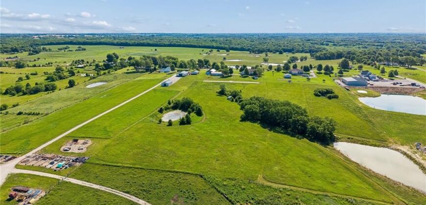 17308 Endicott Road, Kearney, MO 64060