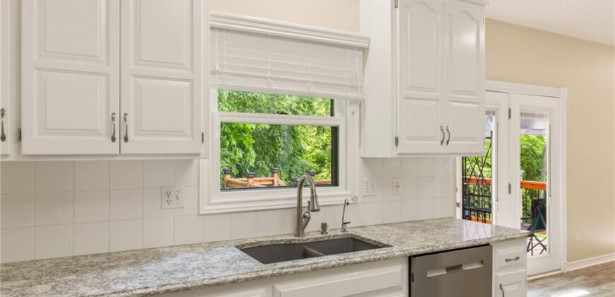 9127 NW 86 Court, Kansas City, MO 64153