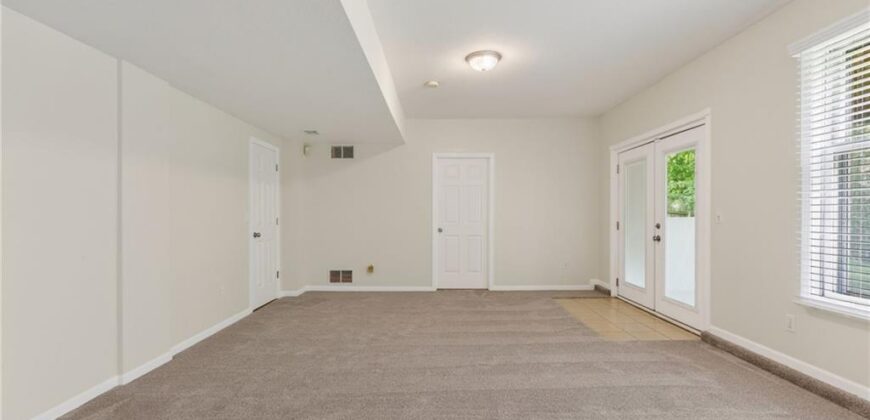 9127 NW 86 Court, Kansas City, MO 64153