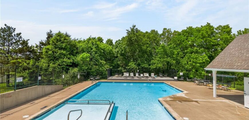 9127 NW 86 Court, Kansas City, MO 64153