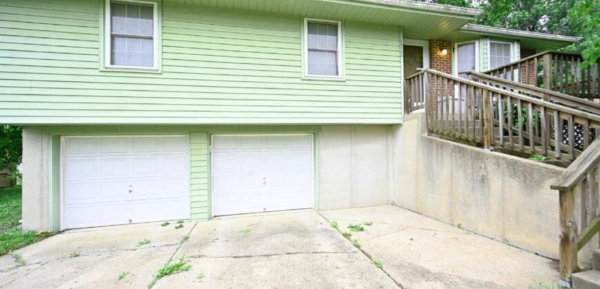10526 N Walnut Street, Kansas City, MO 64155