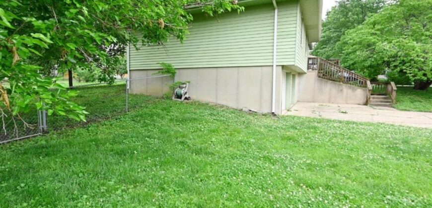 10526 N Walnut Street, Kansas City, MO 64155