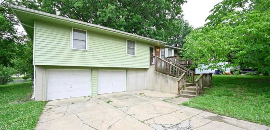 10526 N Walnut Street, Kansas City, MO 64155