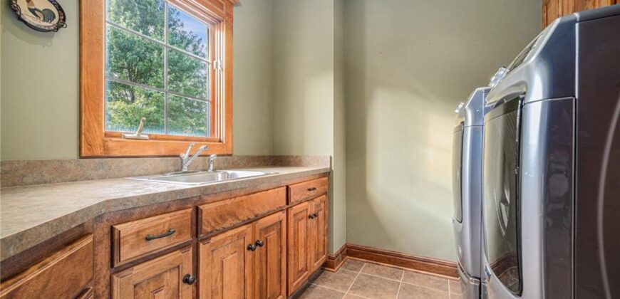 1900 NE 159th Street, Smithville, MO 64089