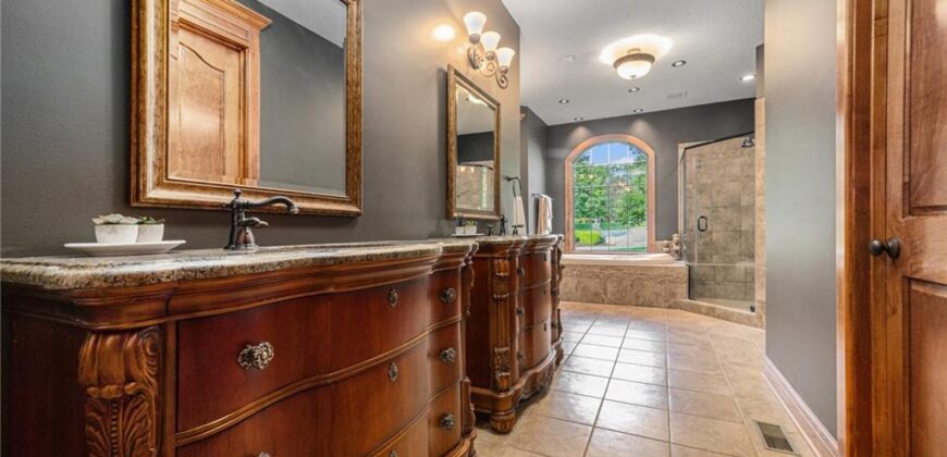 1900 NE 159th Street, Smithville, MO 64089