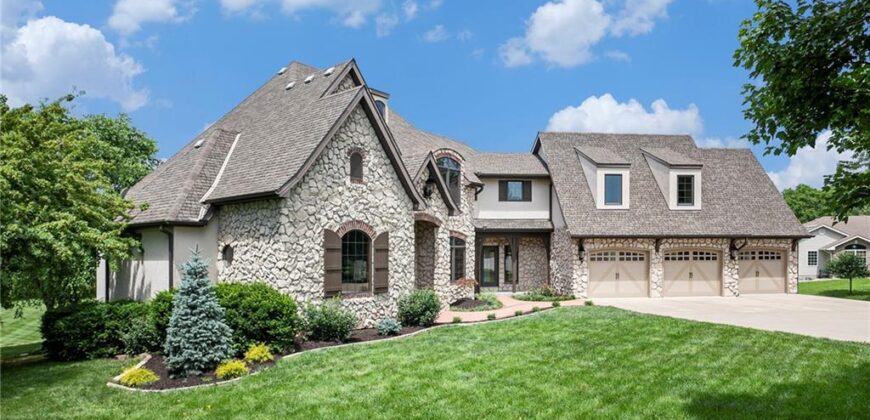 1900 NE 159th Street, Smithville, MO 64089